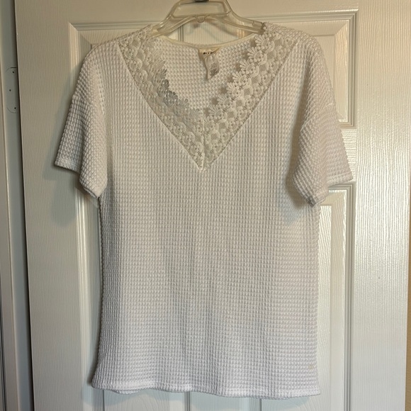 Bibi women’s white knit short sleeve lace trim blouse size small - Picture 1 of 8